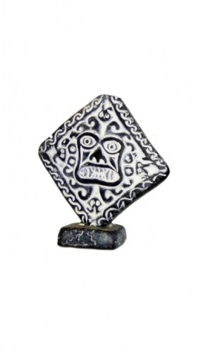 stone-carving-of-ancient-andean-symbol-310